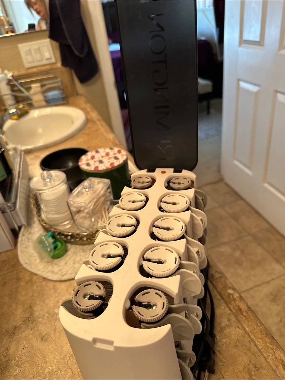 Remington White and Black Electric Hot Roller Set Organizer